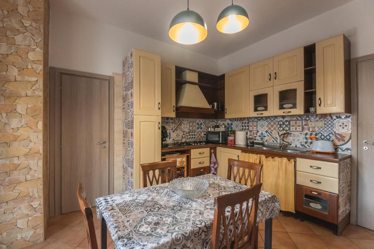 Accasatua Neapolitan Apartments Bagian luar foto